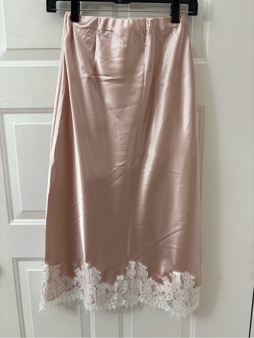 LG Satin Sleepwear Set in Blush Pink - Picture 4 of 7